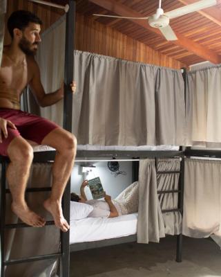 Argdivan Beach Hostel