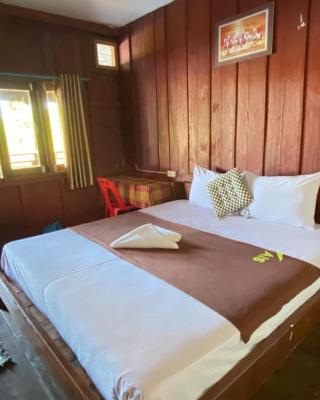 souksanh River Bungalow