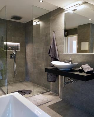 EDLER WOHNRAUM Noble Stadtoase mit Boxspringbett, Kaffeevollautomat & Parkplatz