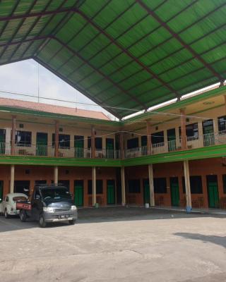 OYO 92693 Houstel Darma Syariah