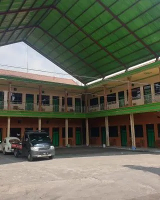 OYO 92693 Houstel Darma Syariah