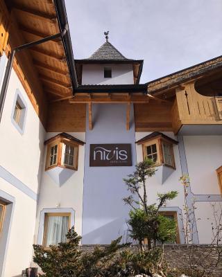 Nivis Hotel