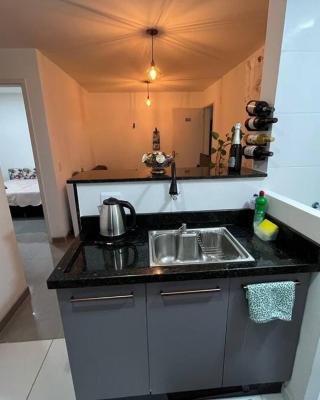Apartamento 2 quartos, prox Outlet Campo Largo BR e Hospitais possui lava e seca