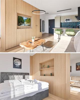 Modern Apt with AC and Balcony