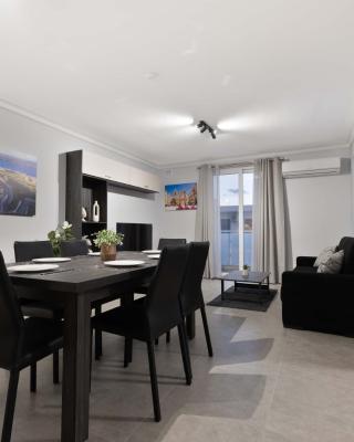 Luxurious & Spacious 2BD Accomodation at The Podium - Yacht Marina Area, Close to Valletta