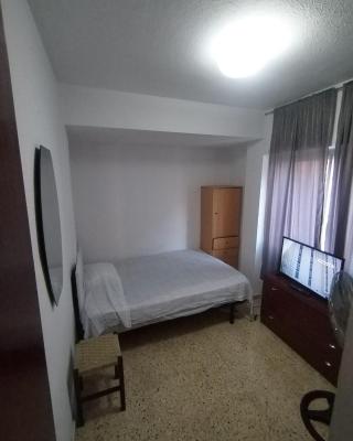 Habitación cama grande doble 150 x190 TV wifi