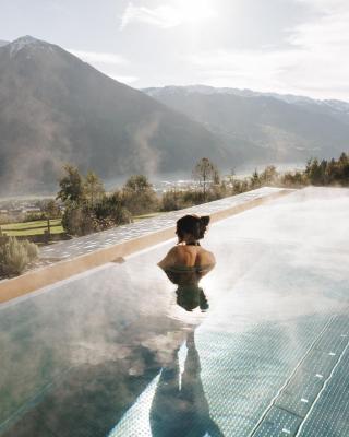 ASTER Boutique Hotel & Chalets