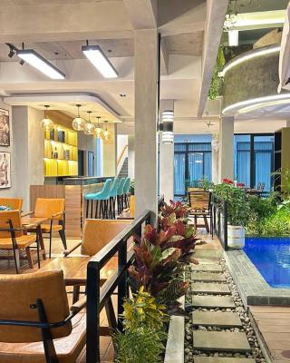 Cambana La Rivière Hotel