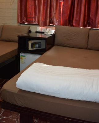 Everest Hostel