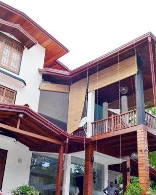 Pearl City Hotel & Yala Safari