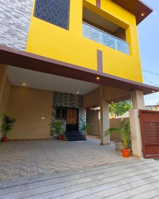 EESHA Inn - A Premium Home stay Near Temple
