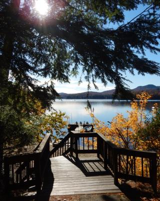Paddler's Rest Lakeside Cabins and Motel