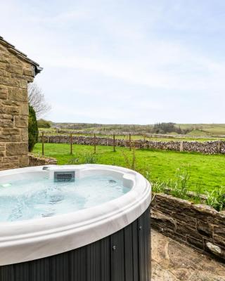 Central Malham Wellbeing Escape, 4-bed house with yoga studio