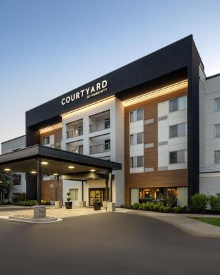 Courtyard Edison Woodbridge