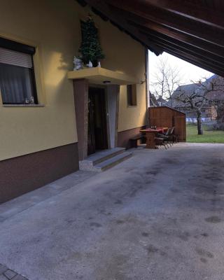 Apartmaji PRI JUNESKO