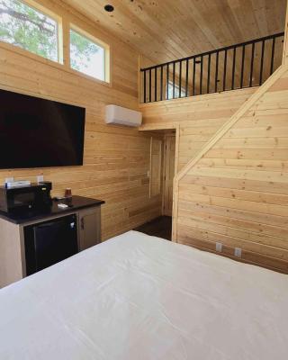 060A Brand New Sunset Retreat Chalet near Grand Canyon South Rim With Loft