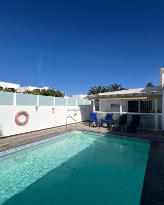 Casa Swn-y-Mor, two bedroom apartment with private pool
