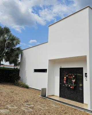 Girardot Casa estilo mediterraneo con piscina privada