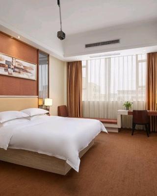 Junyue Airport Hotel -Free Shuttle Bus Guangzhou Baiyun airport& C-harge shuttle bus for the Canton fair from April 15-May 5