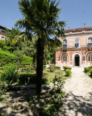 Hotel Iris