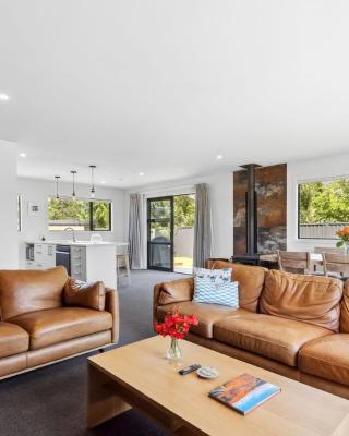 Stylish & Private near the Lake