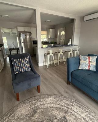 Great Home Close to shops, FIT, Beaches,and Space X