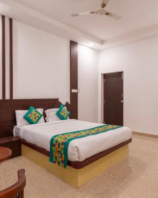Treebo Royal Plaza, 700 Mts From Promenade Beach