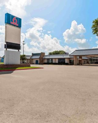 Studio 6 Port Lavaca, TX