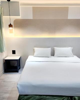 SEATEL Phuket, Patong Beach