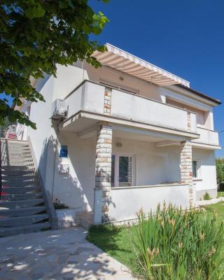 Apartments & Rooms Dekanic