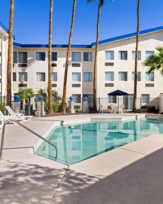 Days Inn & Suites by Wyndham Mesa Near Phoenix