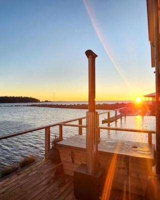 Comfortable Apartment with private dock