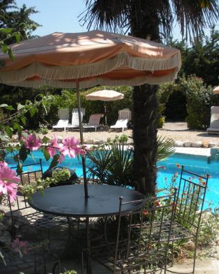 Gites Climatisés Piscine Chauffée La Balancelle