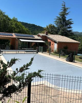 Maison indépendante avec piscine