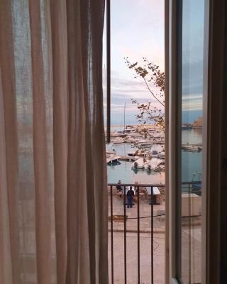 Maison Bleu LUXURY SUITE sul Porto di Trani
