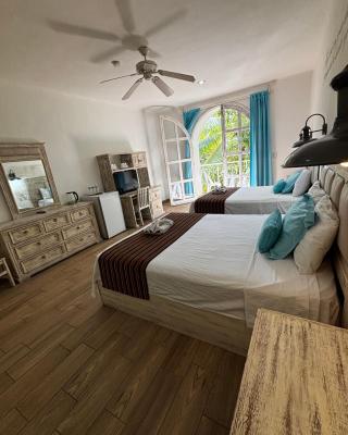 Coco Rio Hotel - Mamitas Beach Area