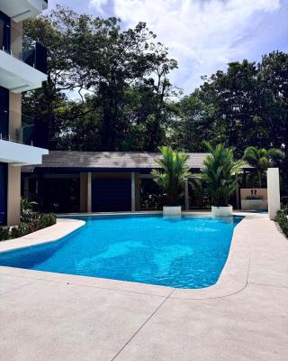 Apartamento en condominio Torres del Mar, Jacó