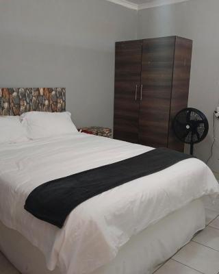 Elim Pink House Accommodation