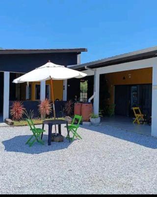 Quarto 2 Privado Confortável em Pontal do Sul