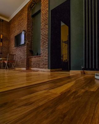 Top Floor Apartment+Balcony in sololaki / Room 25