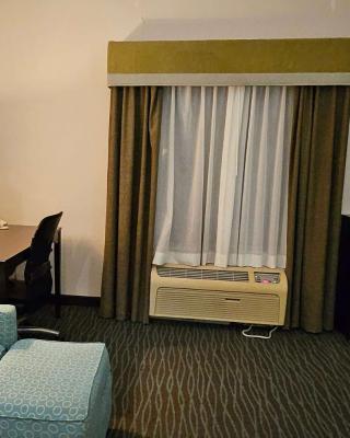 Ramada by Wyndham Burkburnett - Wichita Falls