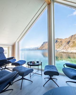 Lofoten Waterfront luxury lodge