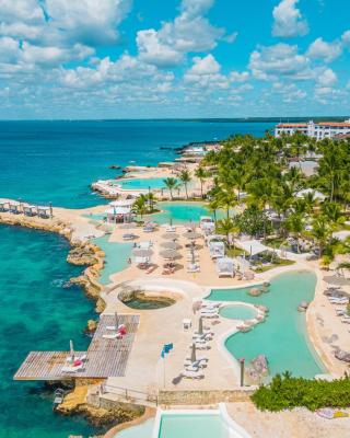 TRACADERO Beach Club & Holidays Rentals