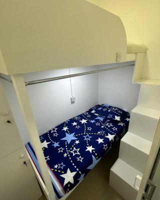 Unisex Loft rooms in center of Bur Dubai near Burjuman Metro Exit-4