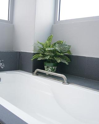 G5 HOTEL AND SERVICED APARTMENT