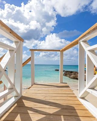 Maho Beach House - Petite Studio - Beach Access