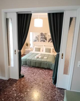 People's Shared Apartment Piraeus