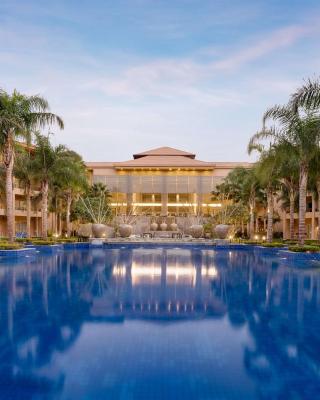 Dusit Thani LakeView Cairo