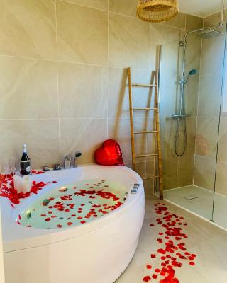 Provensa - love room avec balneo et terrasse avec vue