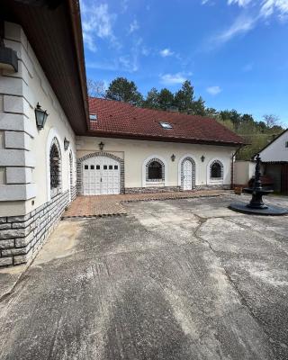 Veszprémvölgyi Kúria